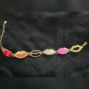 Source Unknown Gold and Pink Lip Bracelet